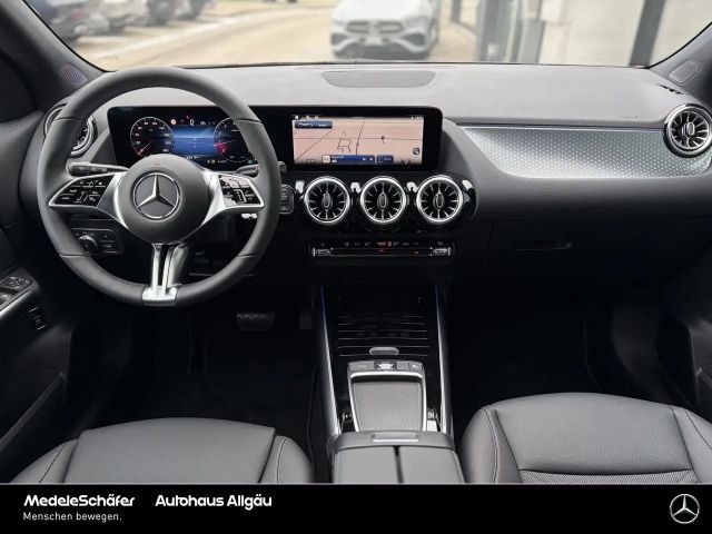 Mercedes-Benz GLA 200 GLA 200 Night AHK Distro Keyless Led 360° Ambi