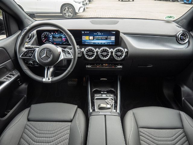 Mercedes-Benz B 200 Sedan