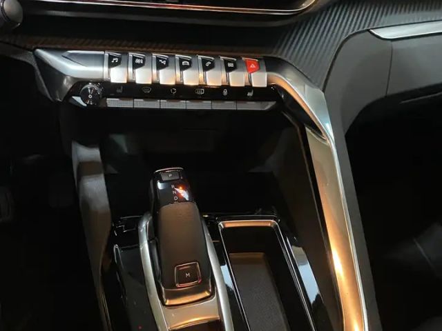 Peugeot 5008 EAT8 PureTech