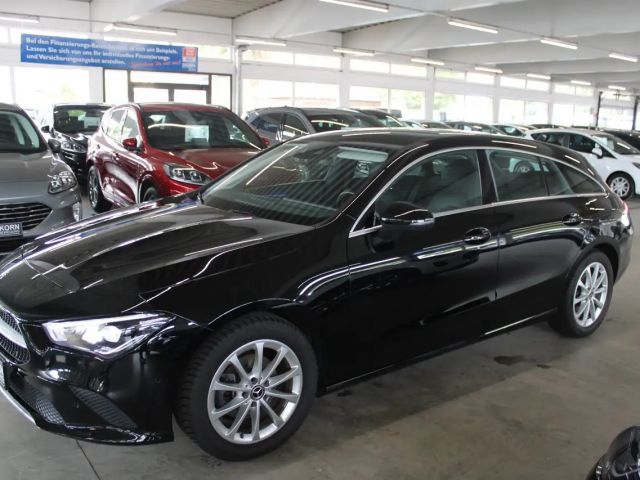 Mercedes-Benz CLA 180 Shooting Brake