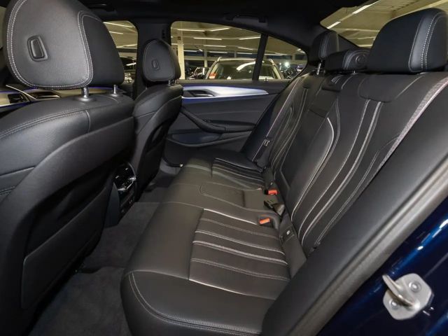 BMW 530 530d M-Sport Sedan xDrive