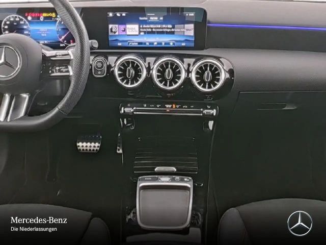 Mercedes-Benz A 220 A 220 d AMG Line