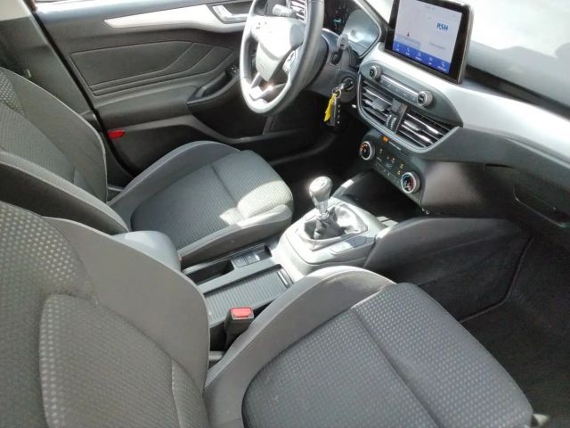 Ford Focus Cool & Connect Wagon