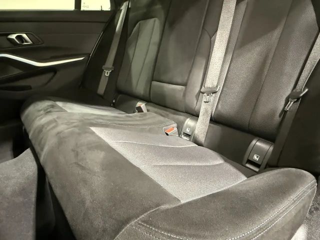 BMW 330 330e M-Sport Touring