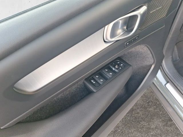 Volvo XC40 Dark Plus