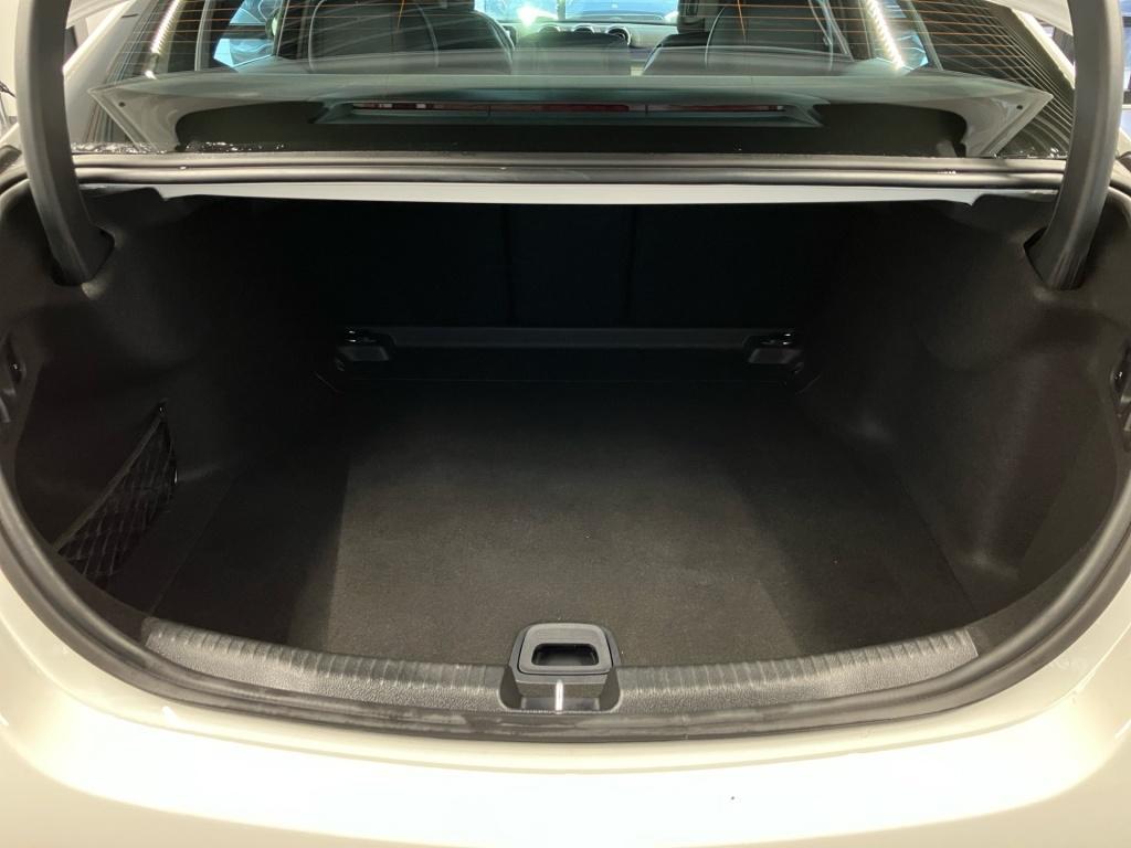 Mercedes-Benz C 200 AMG Line Sedan