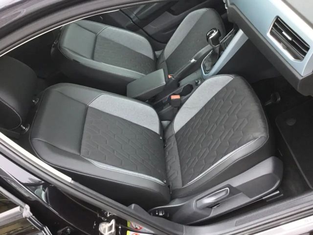 Volkswagen Polo Goal 15"LM AHZV Navi 2AC+ LED FLA 4PDC CAM