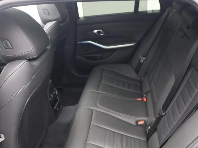 BMW 330 FACELIFT 2 - PANODAK - HIFI