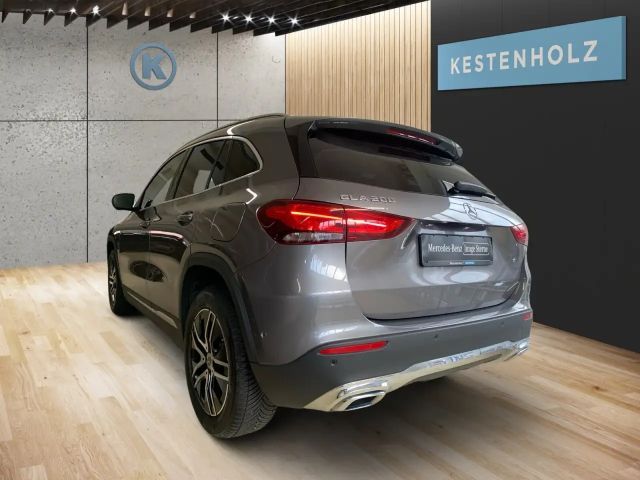 Mercedes-Benz GLA 200 Progressive