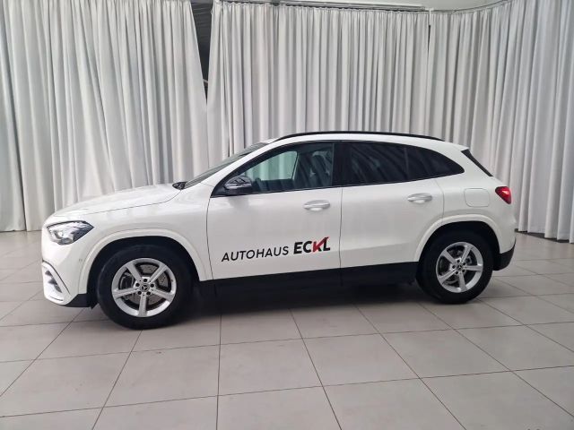Mercedes-Benz GLA 200 4MATIC AMG Line GLA 200 d