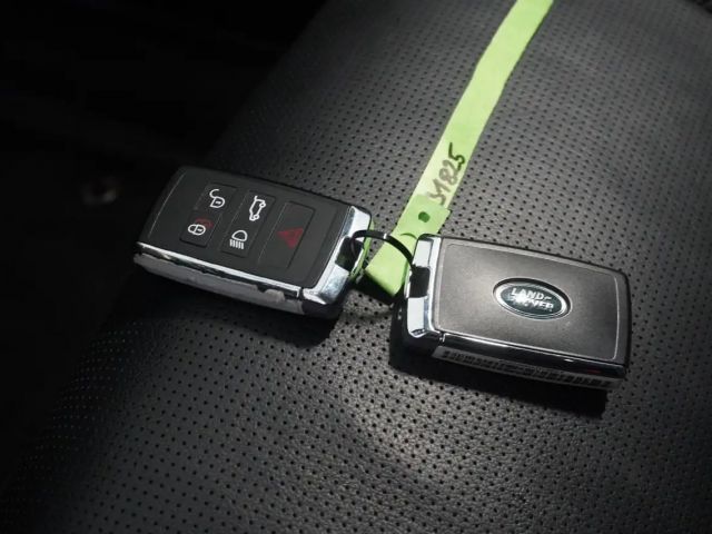 Land Rover Discovery Sport AWD SE