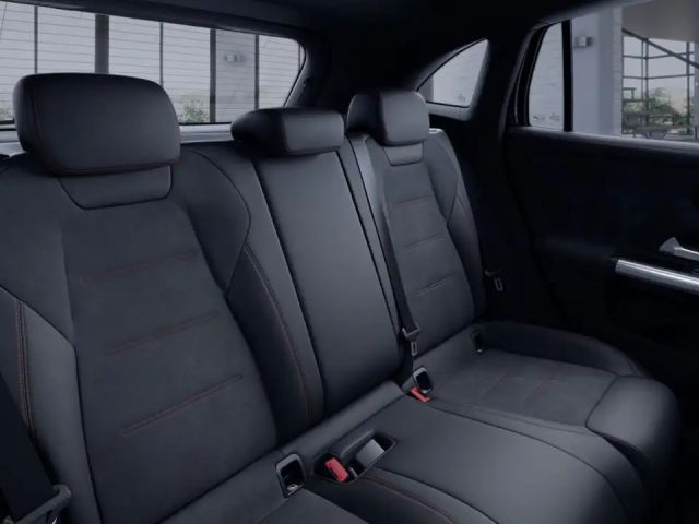 Mercedes-Benz GLA 200 AMG Line