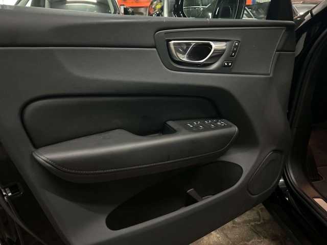 Volvo XC60 Dark Plus