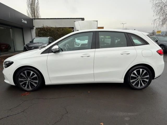 Mercedes-Benz B 180 B 180 d