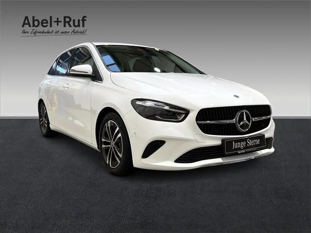 Mercedes-Benz B 200 Progressive Sedan
