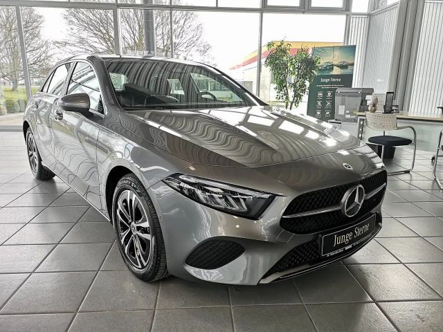 Mercedes-Benz A 180 Progressive