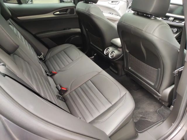 Alfa Romeo Stelvio AT8 Q4 Veloce