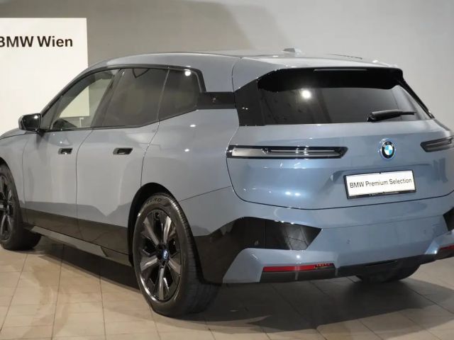 BMW iX xDrive40