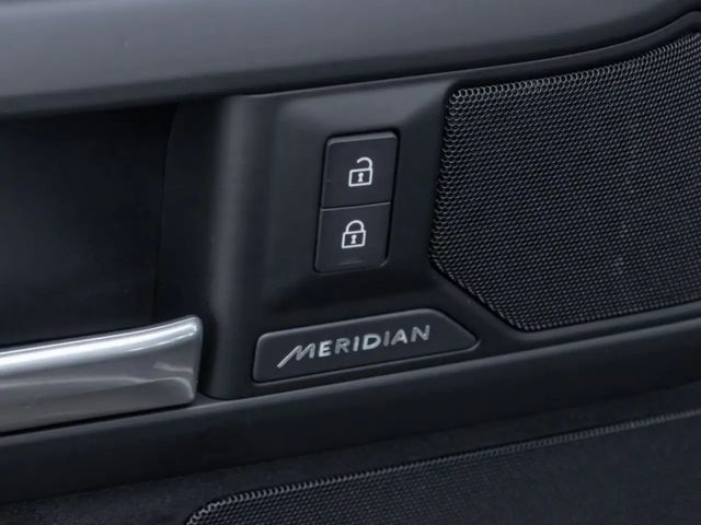 Land Rover Defender 110 D250 Dynamic SE