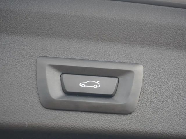 BMW 120 120d M-Sport Sedan xDrive