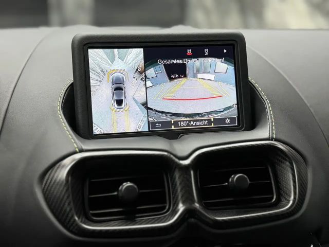 Aston Martin Vantage V8