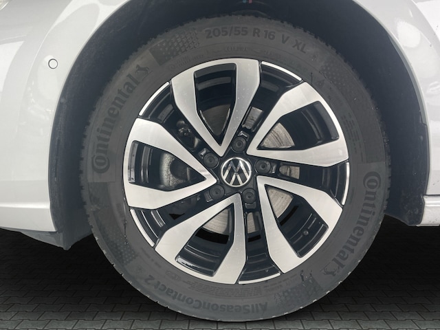 Volkswagen Golf 1.5 TSI Golf VIII