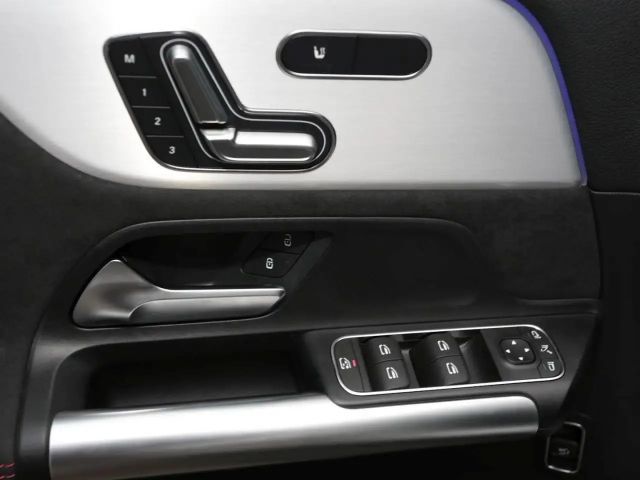 Mercedes-Benz GLA 200 AMG Line