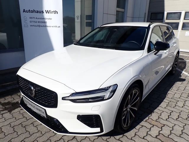 Volvo V60 AWD Dark Plus T6