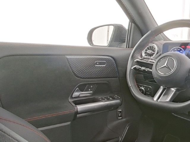 Mercedes-Benz EQA 300 4MATIC