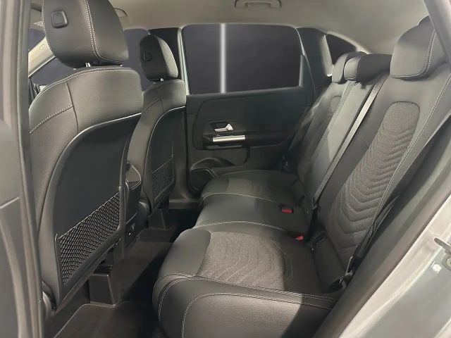 Mercedes-Benz B 180 Progressive Sedan