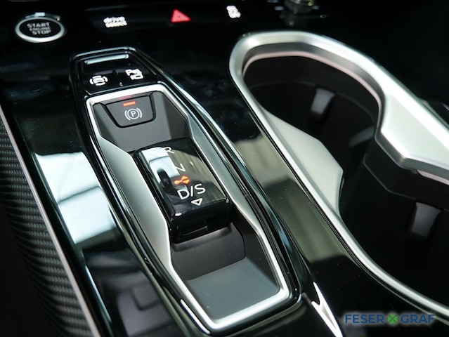 Audi A6 Avant Quattro S-Tronic