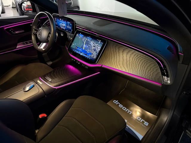 Mercedes-Benz E 220 AMG Line E 220 d Sedan