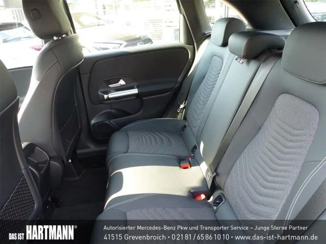 Mercedes-Benz B 200 Progressive Sedan