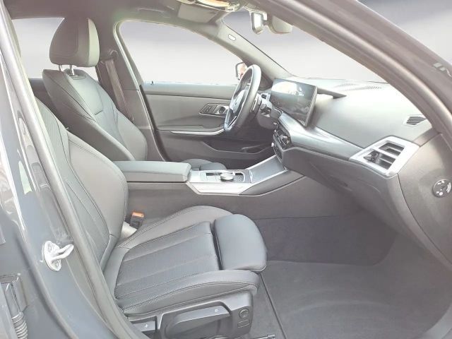 BMW 320 320d M-Sport Sedan xDrive