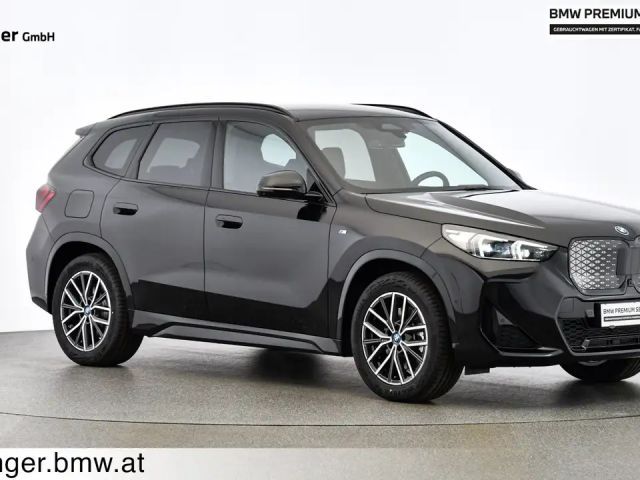 BMW iX1 xDrive30