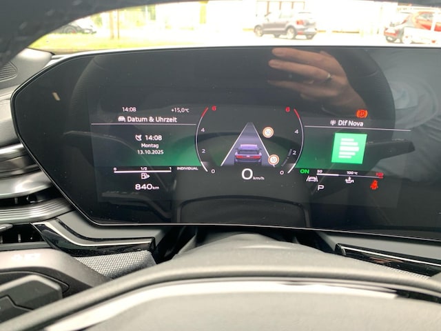 Audi A6 Avant Quattro S-Tronic