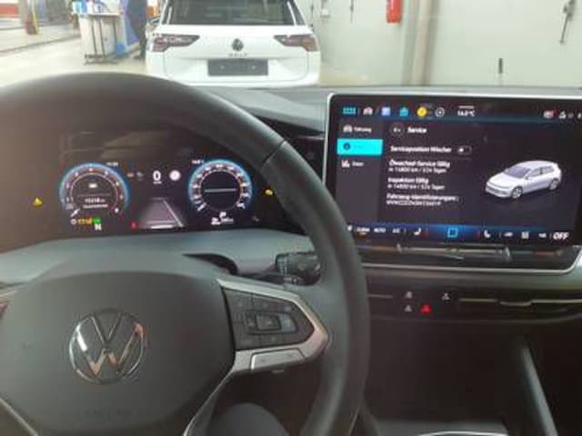 Volkswagen Golf 1.5 eTSI DSG Golf VIII