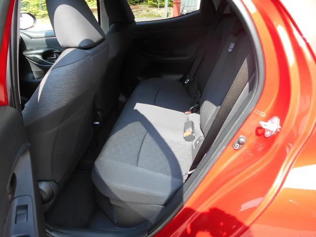 Toyota Yaris Active Hatchback Hybride VVT-i