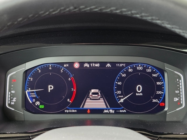 Volkswagen Touran 1.5 TSI DSG IQ.Drive R-Line