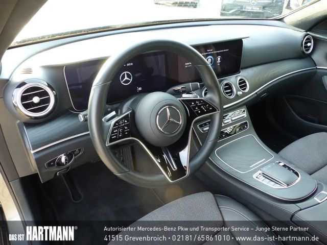 Mercedes-Benz E 200 AVANTGARDE Estate