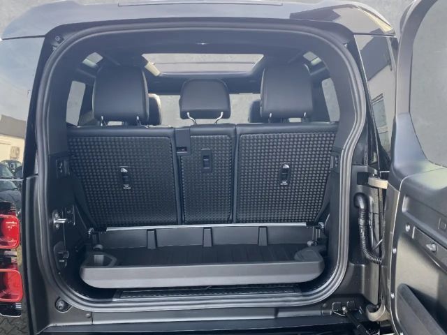 Land Rover Defender 90 D250 SE