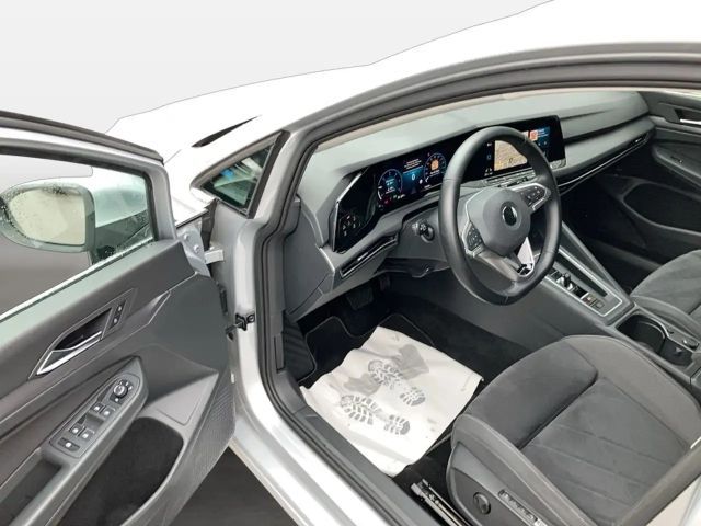 Volkswagen Golf 2.0 TDI DSG Style Variant