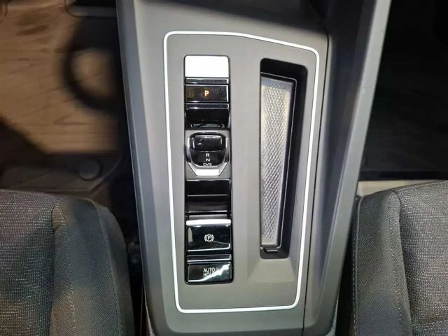 Volkswagen Golf 1.5 eTSI DSG Life