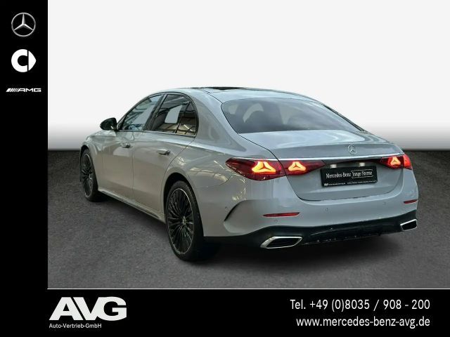 Mercedes-Benz E 220 AMG Line E 220 d Sedan