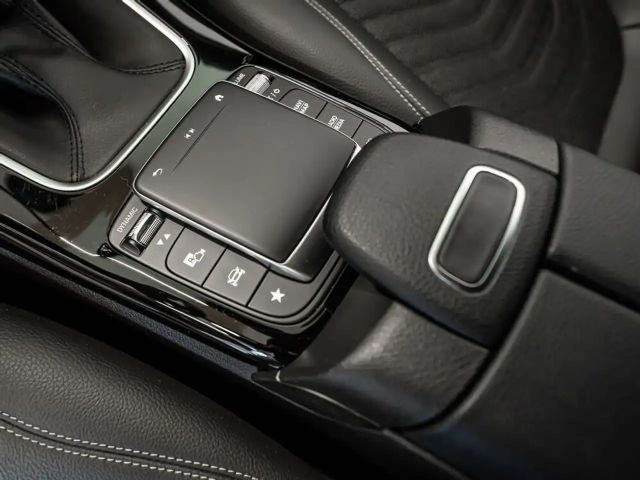 Mercedes-Benz A 180 A 180 d Style