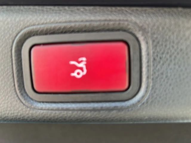 Mercedes-Benz E 300 AMG Line Sedan