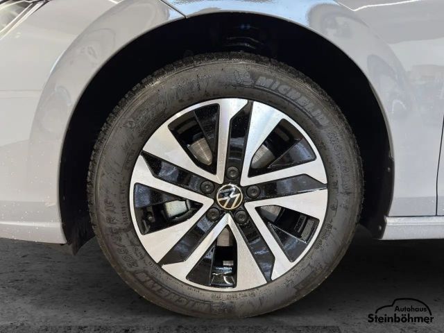 Volkswagen Golf 1.5 eTSI DSG Variant