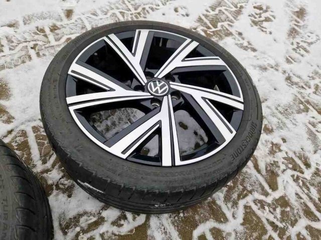 Volkswagen Golf 2.0 TSI DSG Golf VIII Style