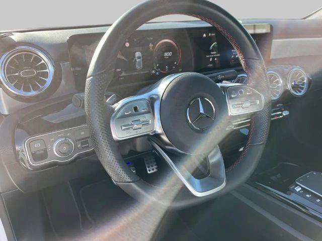 Mercedes-Benz A 180 AMG Line