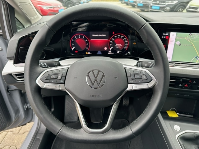 Volkswagen Golf 1.5 TSI Life Variant
